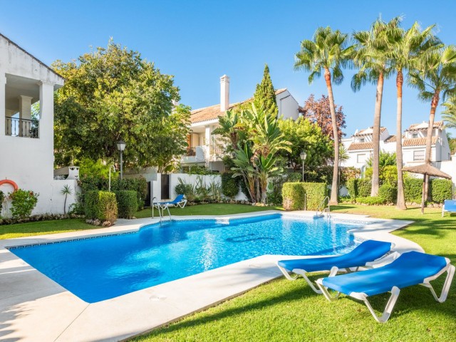 Huoneisto, Nueva Andalucia, R5351053