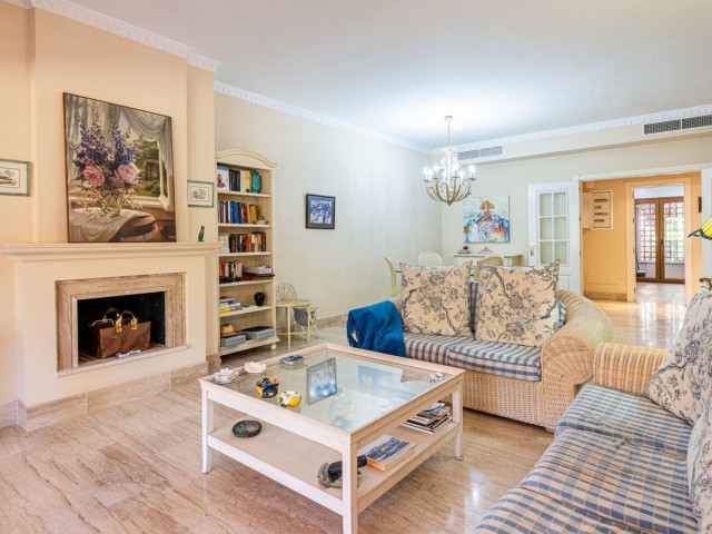 Huoneisto, Guadalmina Baja, R5367847