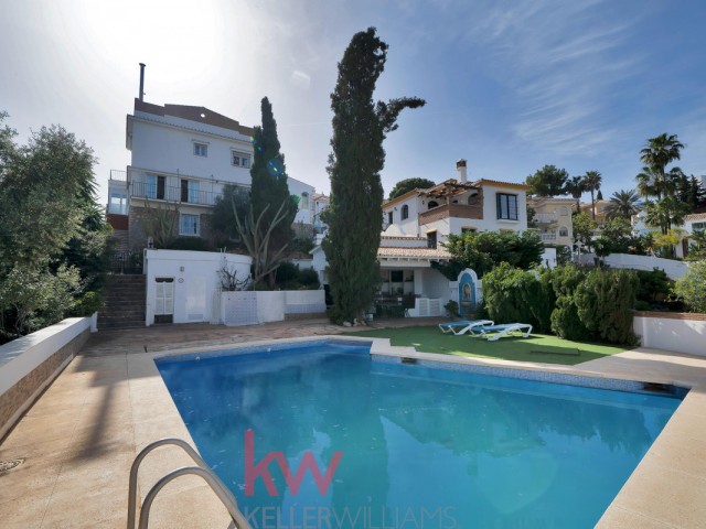 6 Bedrooms Villa in Málaga