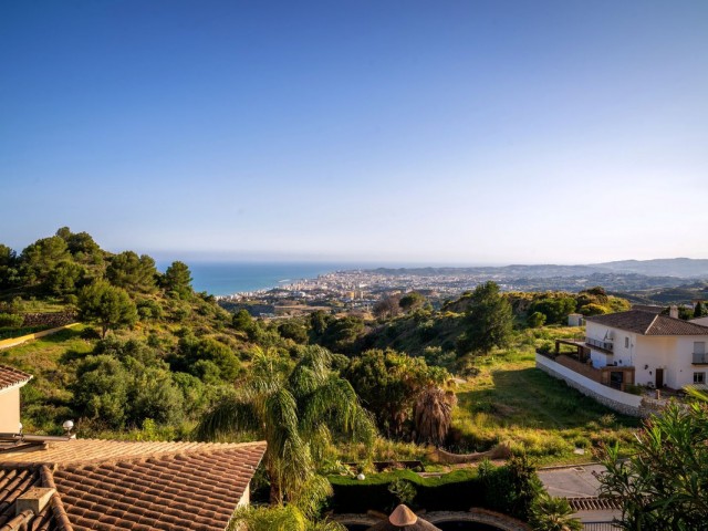 6 Bedrooms Villa in Mijas