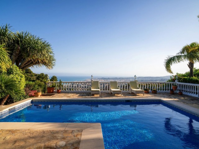 6 Bedrooms Villa in Mijas