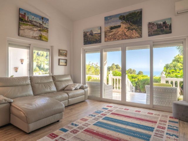 6 Bedrooms Villa in Mijas