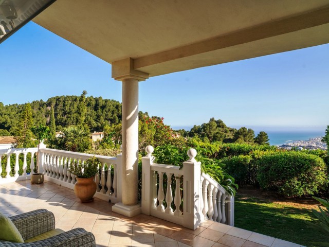 6 Bedrooms Villa in Mijas