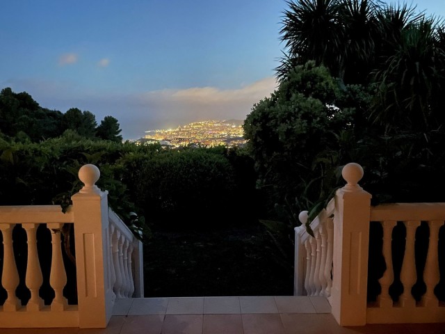 6 Bedrooms Villa in Mijas