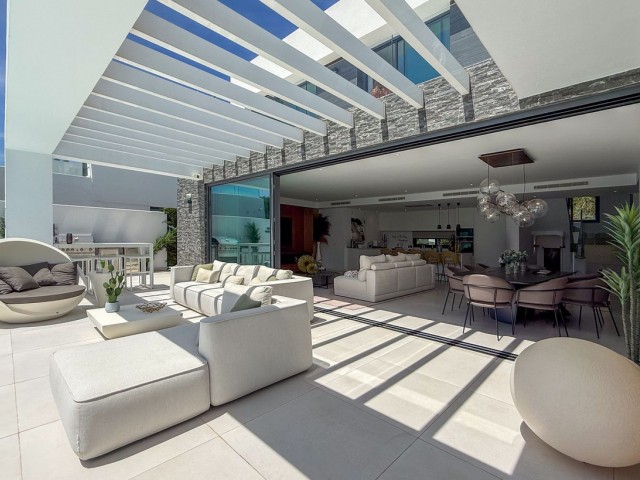 5 Schlafzimmer Villa in Cabopino