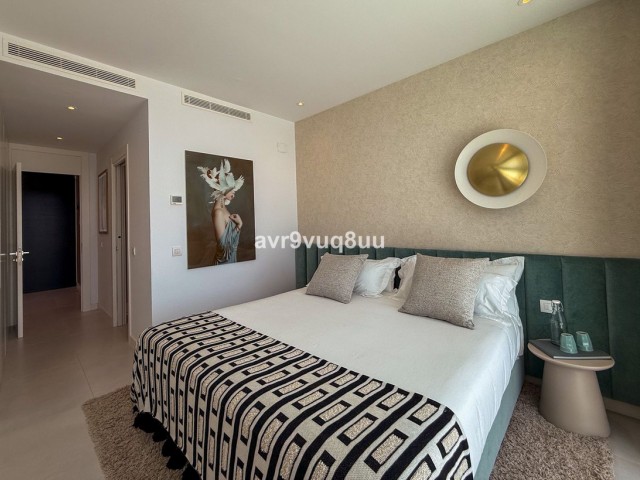 Villa con 5 Dormitorios  en Cabopino