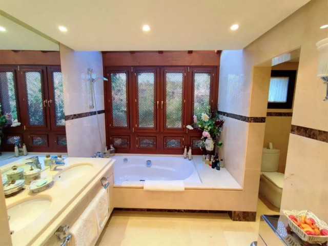 Appartement avec 2 Chambres  à Nueva Andalucía