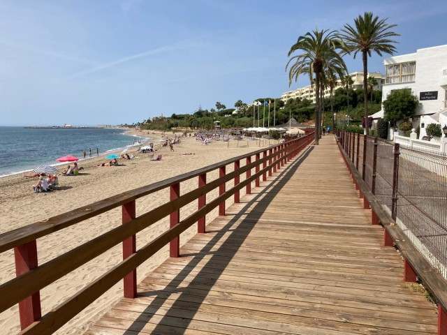 2 Bedrooms Apartment in Calahonda