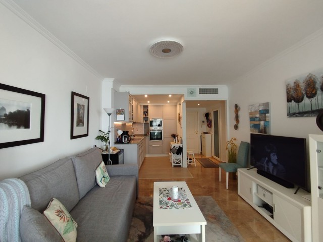 2 Bedrooms Apartment in Calahonda