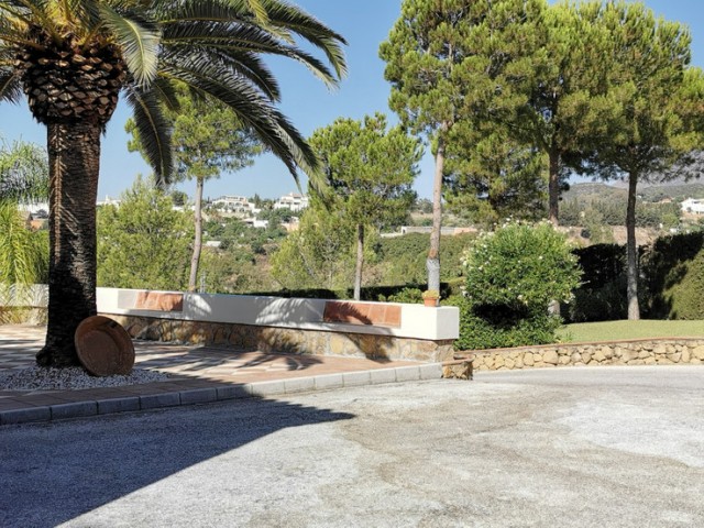 5 Bedrooms Villa in Estepona