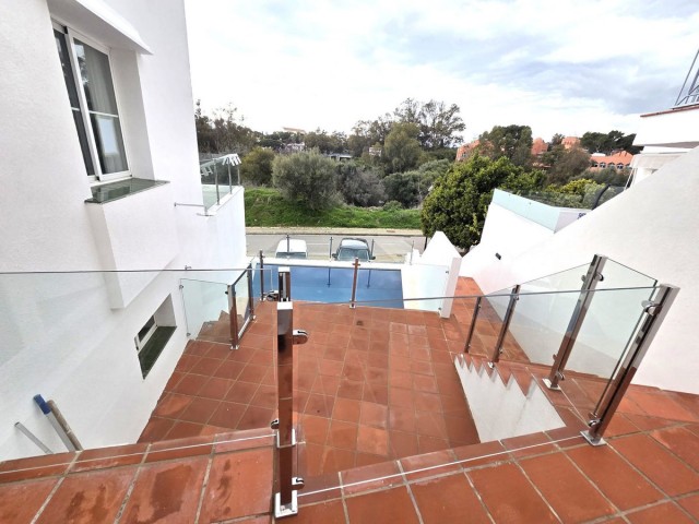 Villa avec 4 Chambres  à Artola