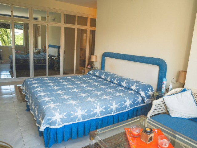 4 Bedrooms Apartment in Puerto Banús