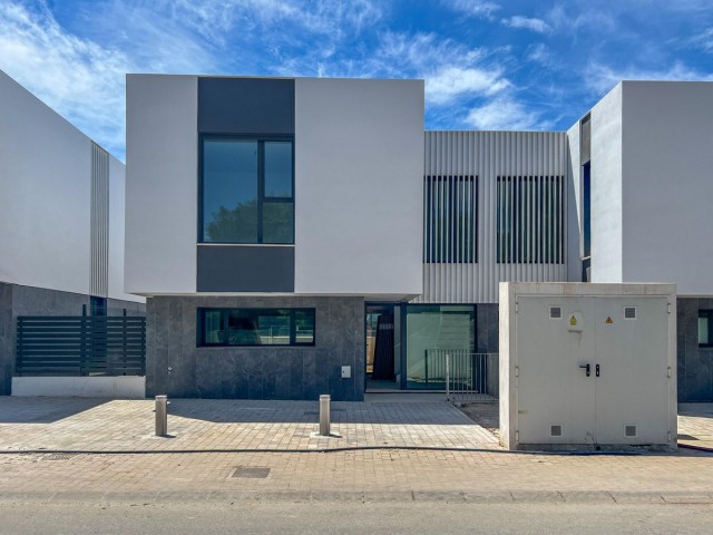 3 Bedrooms Townhouse in Elviria