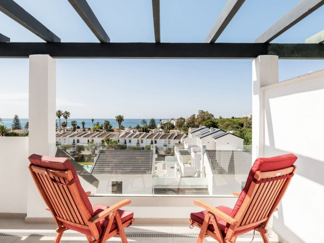 Appartement avec 3 Chambres  à Estepona