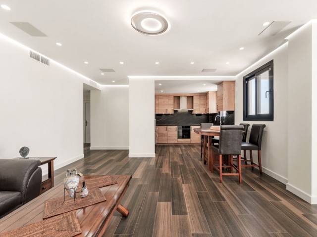Appartement avec 3 Chambres  à Estepona