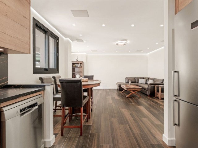 Appartement avec 3 Chambres  à Estepona