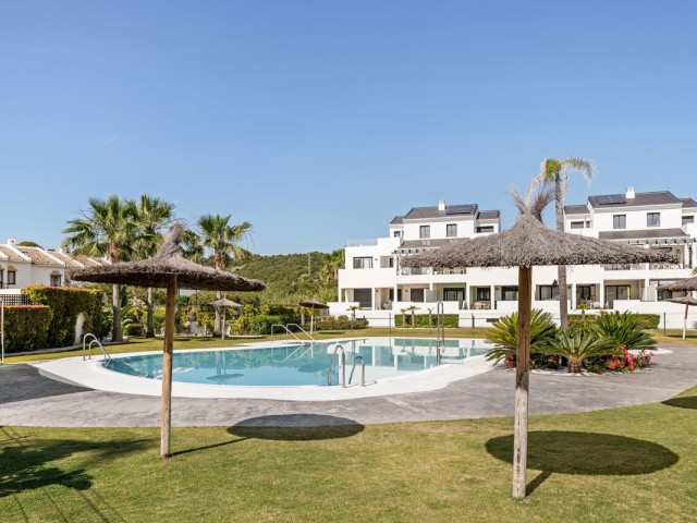 Appartement avec 3 Chambres  à Estepona