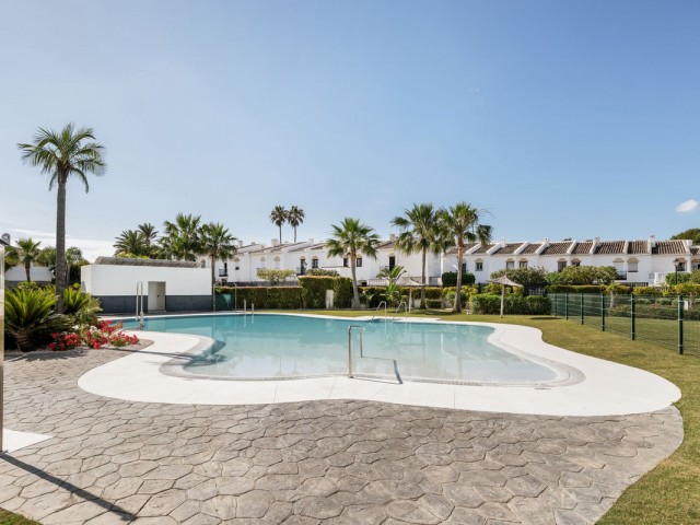 Appartement avec 3 Chambres  à Estepona