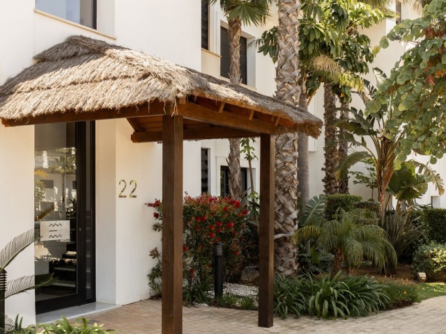 Appartement avec 3 Chambres  à Estepona