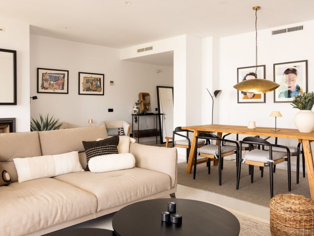 Appartement avec 3 Chambres  à Estepona