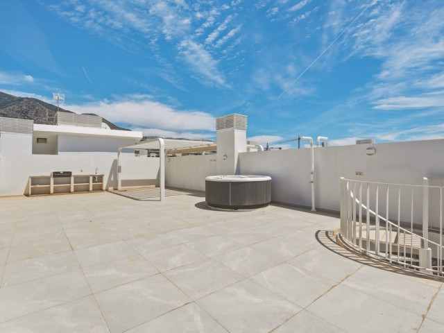 2 Bedrooms Apartment in Fuengirola