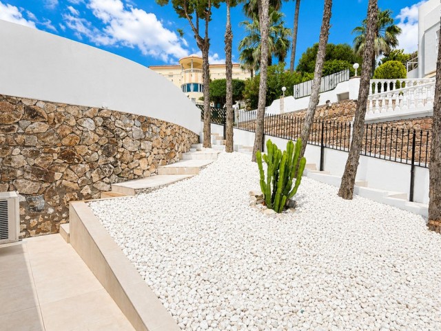 5 Bedrooms Villa in Torrequebrada