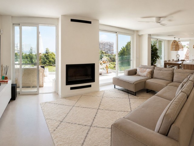 5 Bedrooms Villa in Torrequebrada