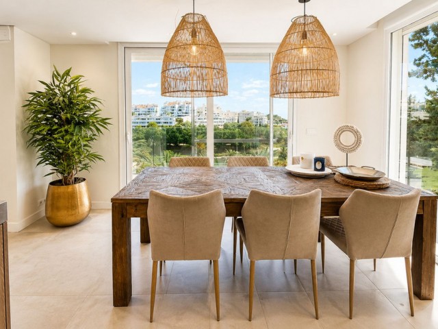 5 Bedrooms Villa in Torrequebrada