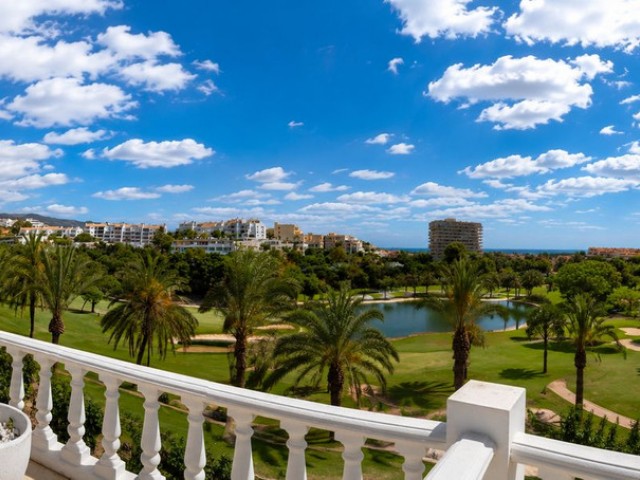 5 Bedrooms Villa in Torrequebrada