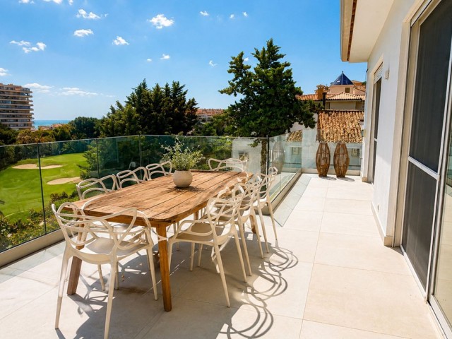 5 Bedrooms Villa in Torrequebrada