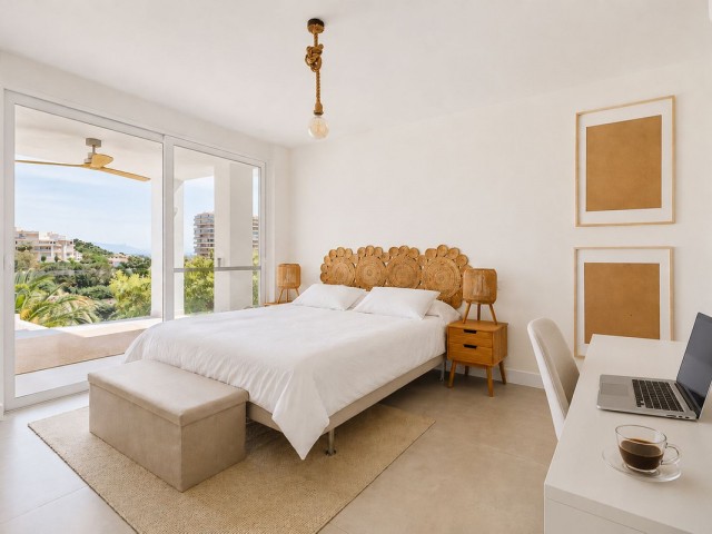5 Bedrooms Villa in Torrequebrada
