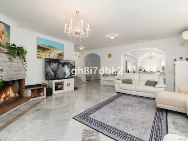 4 Soveroms Villa i Estepona