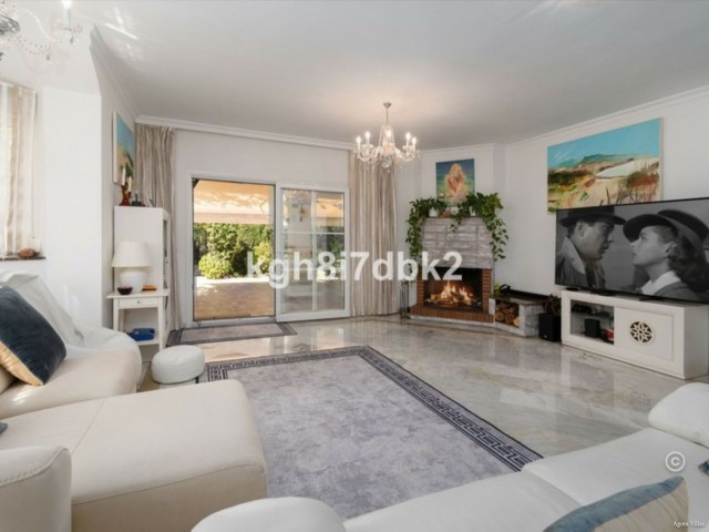 4 Soveroms Villa i Estepona