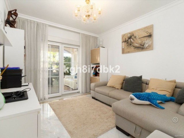 4 Soveroms Villa i Estepona