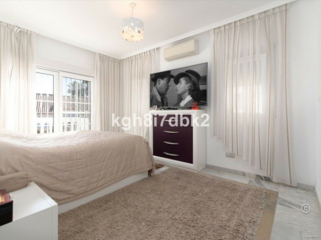 4 Soveroms Villa i Estepona