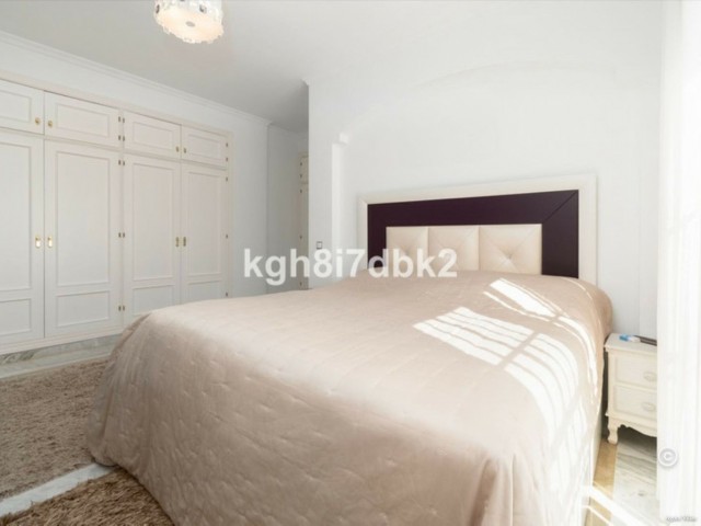 4 Soveroms Villa i Estepona