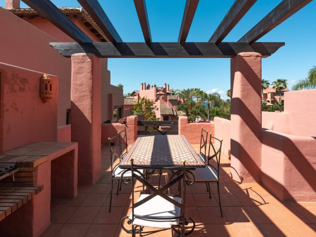 Appartement avec 3 Chambres  à Estepona