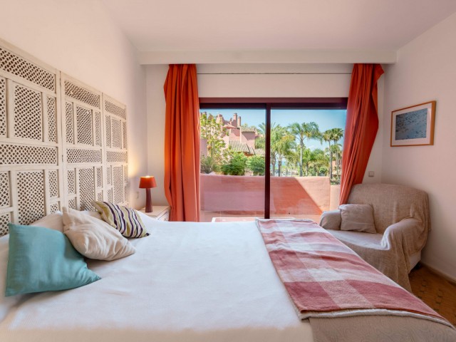 Appartement avec 3 Chambres  à Estepona