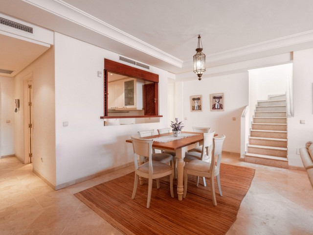 Appartement avec 3 Chambres  à Estepona