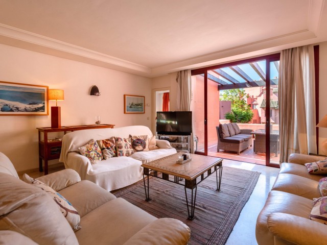 Appartement avec 3 Chambres  à Estepona