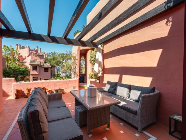 Appartement avec 3 Chambres  à Estepona