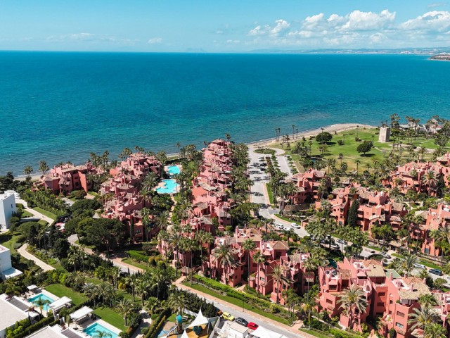 Appartement avec 3 Chambres  à Estepona