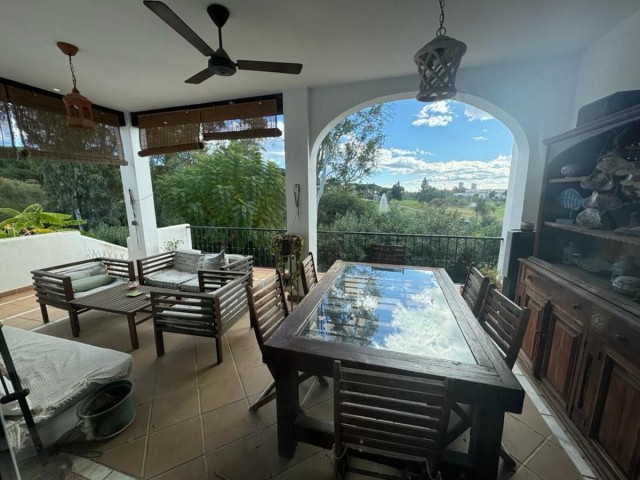 4 Slaapkamer Rijtjeshuis in Nueva Andalucía