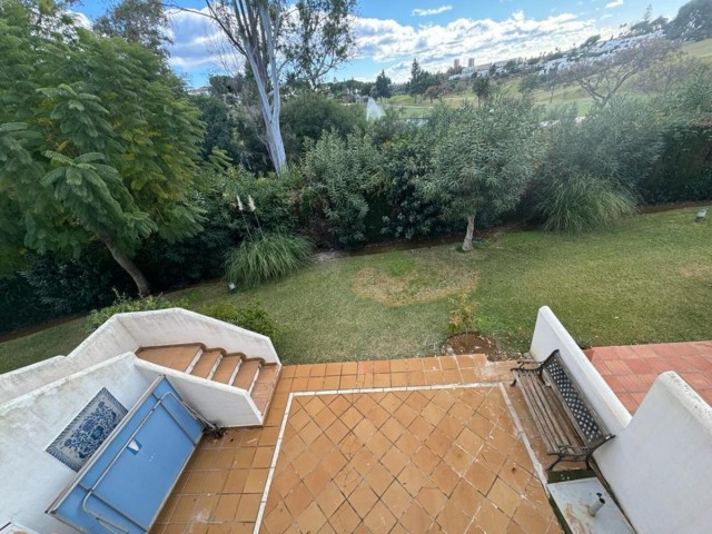 4 Slaapkamer Rijtjeshuis in Nueva Andalucía