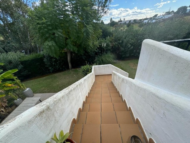 4 Slaapkamer Rijtjeshuis in Nueva Andalucía