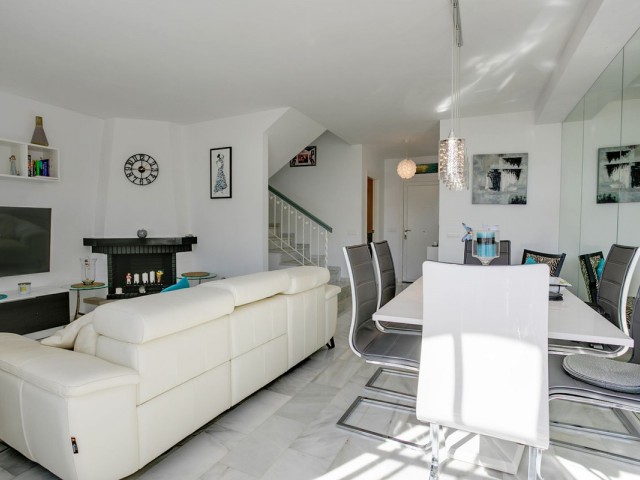 Maison mitoyenne avec 3 Chambres  à Bel Air