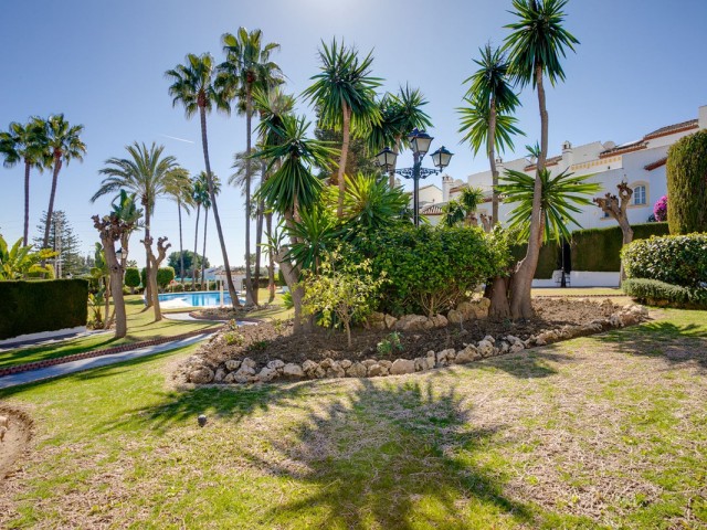Maison mitoyenne avec 3 Chambres  à Bel Air