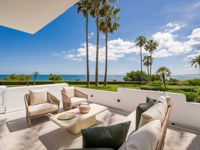 Appartement avec 3 Chambres  à Estepona