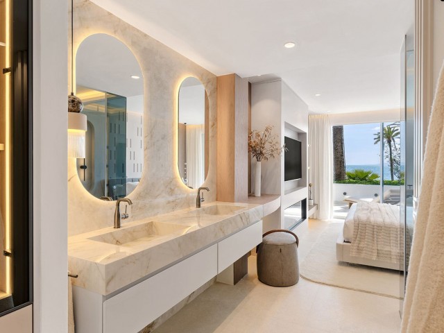 Appartement avec 3 Chambres  à Estepona