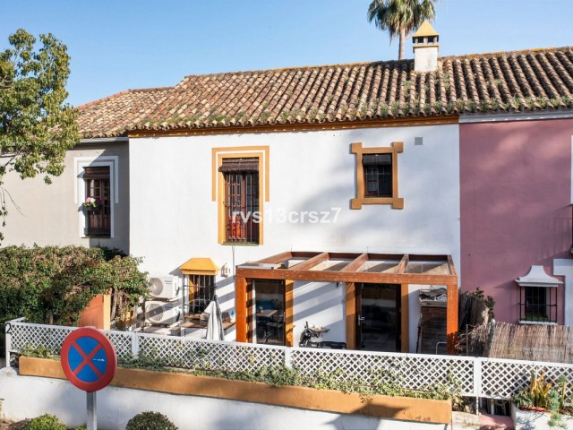 2 Schlafzimmer Reihenhaus in Guadalmina Baja